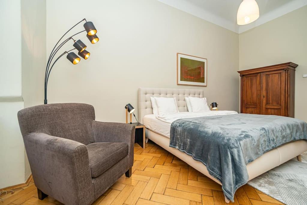 Apartamento Large And Modern In The Heart Of