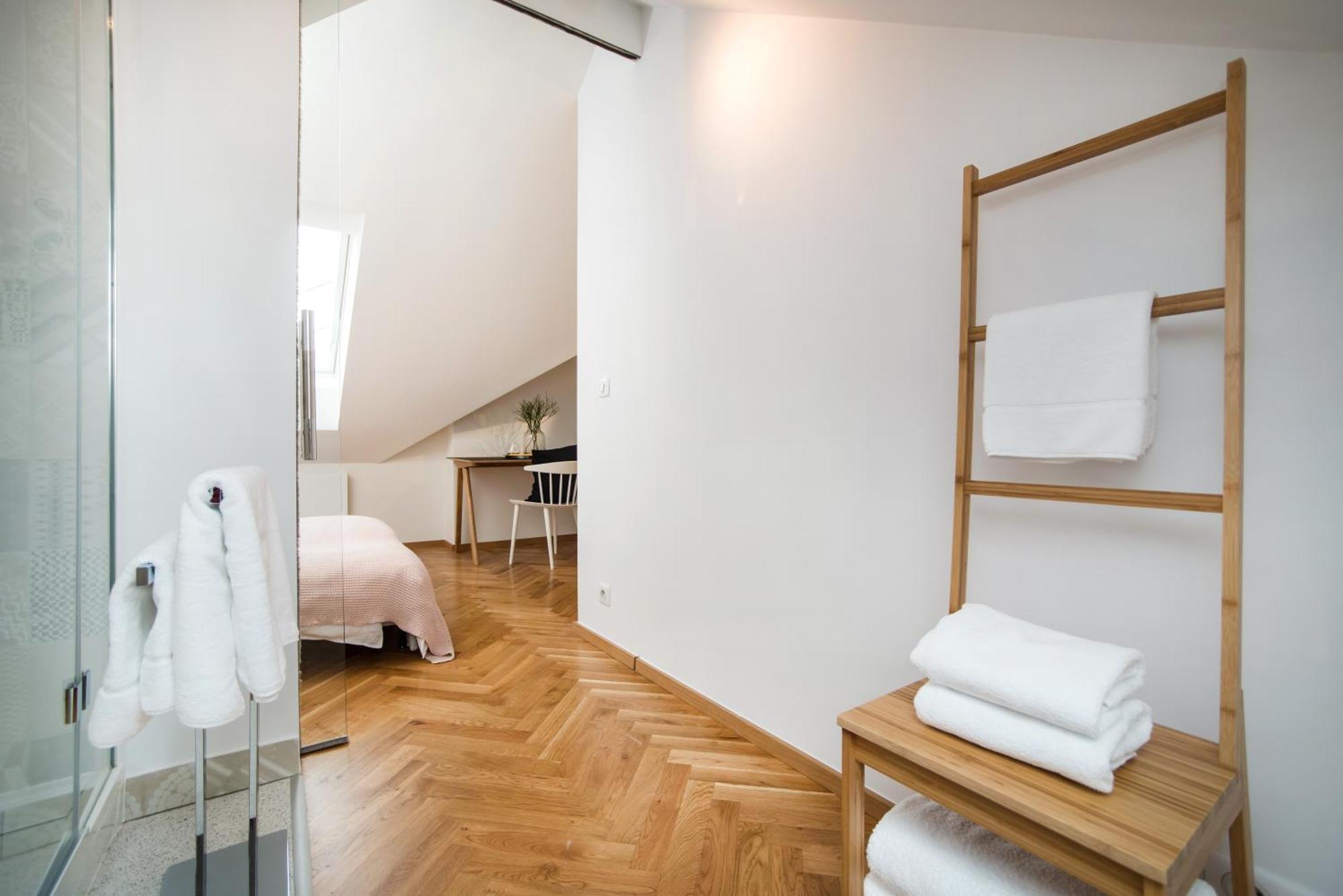 Large And Modern In The Heart Of Apartament